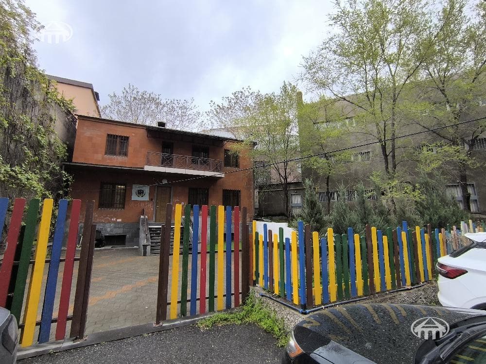 Գրասենյակ · 444 մ² · Երևան