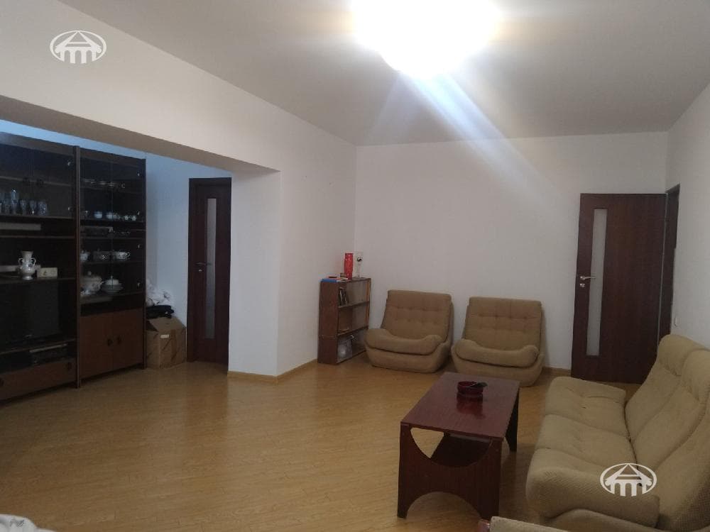 Բնակարան · 2 սեն. · 77 մ² · Երևան