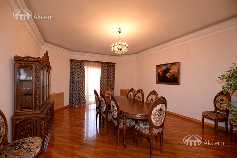 Особняк · 530 м² · Ереван
