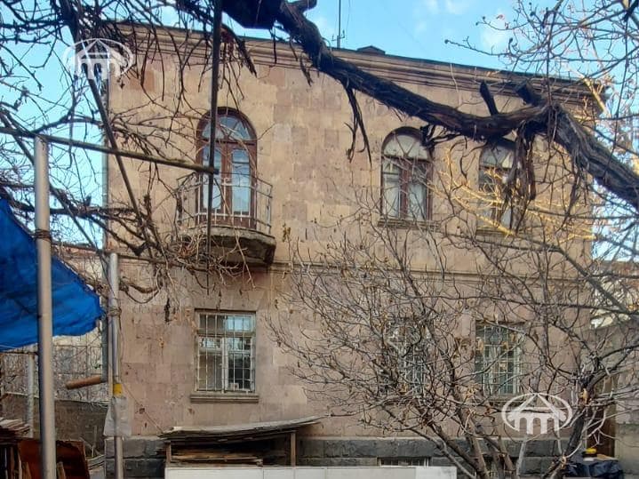 Mansion · 5 rooms · 220 m² · Yerevan