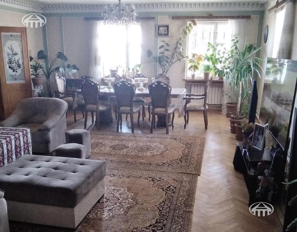 Особняк · 8 комн. · 460 м² · Севан