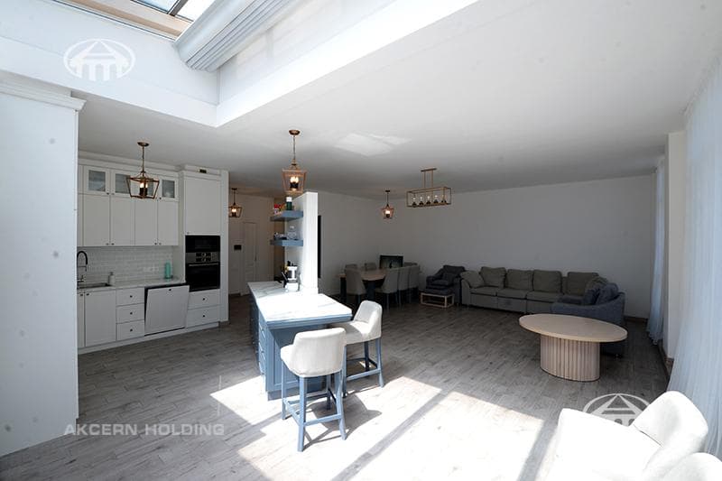 Apartment · 3 rooms · 218 m² · Yerevan