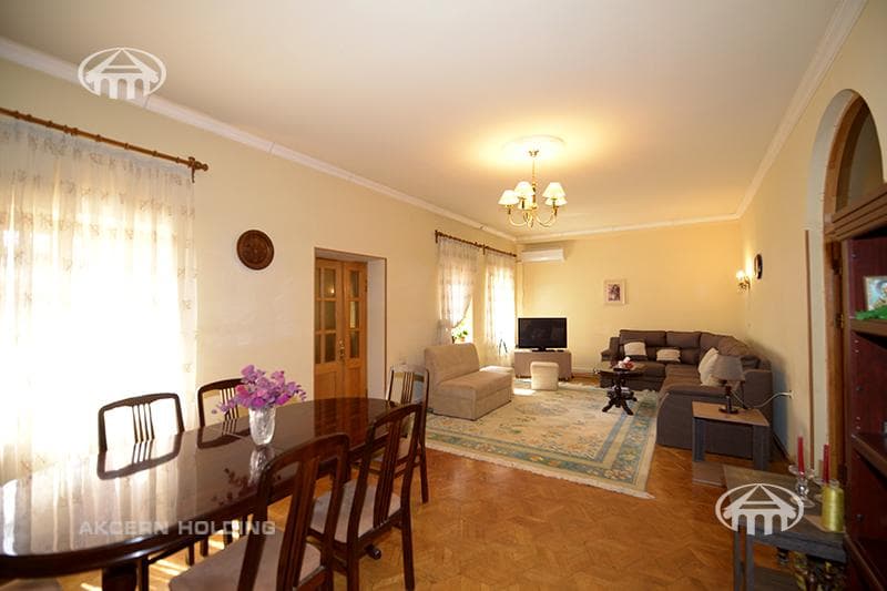 House · 220 m² · Yerevan