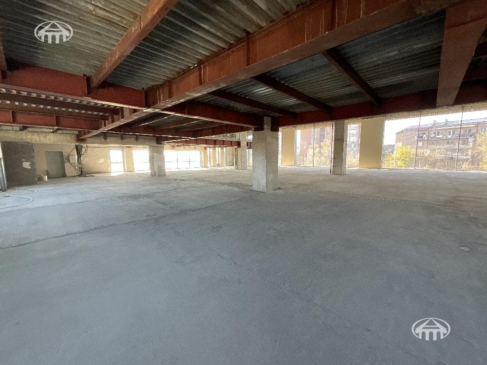 Գրասենյակ · 2350 մ² · Երևան