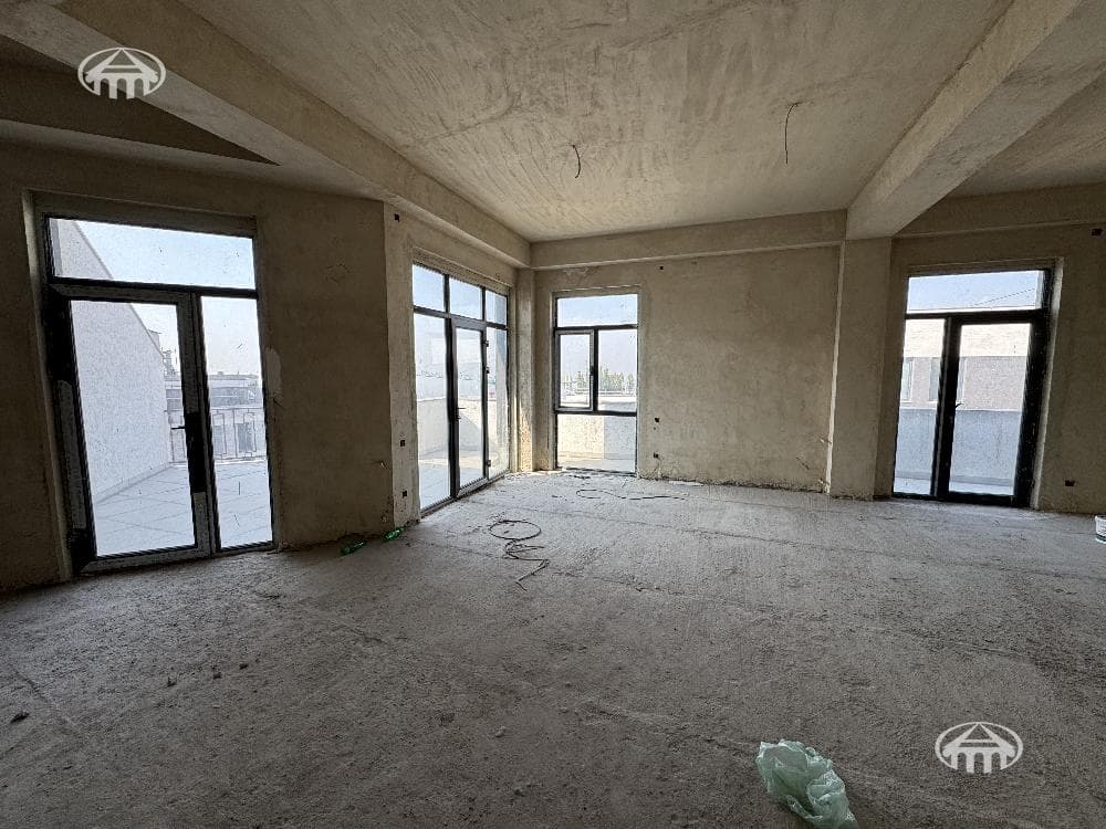 Квартира · 3 комн. · 148 м² · Ереван