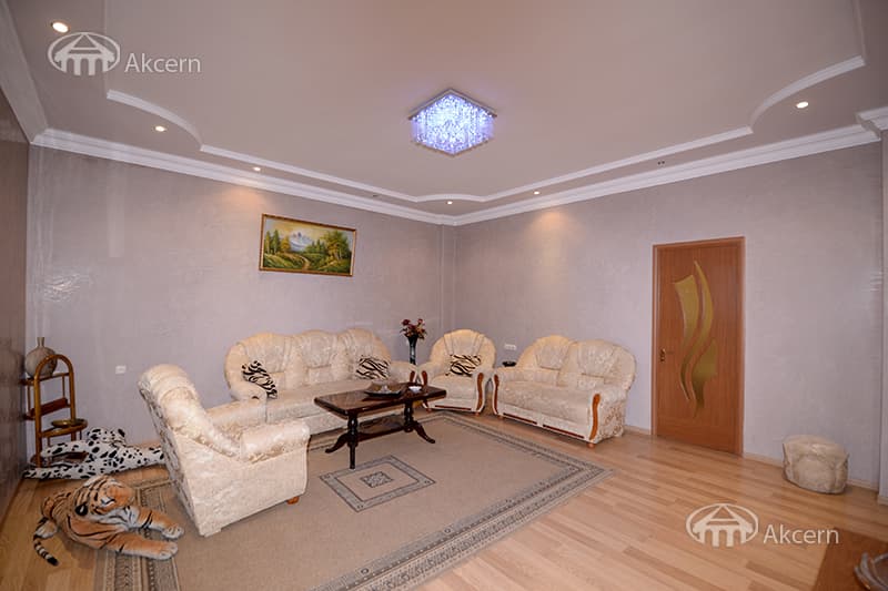 Дом · 240 м² · Ереван