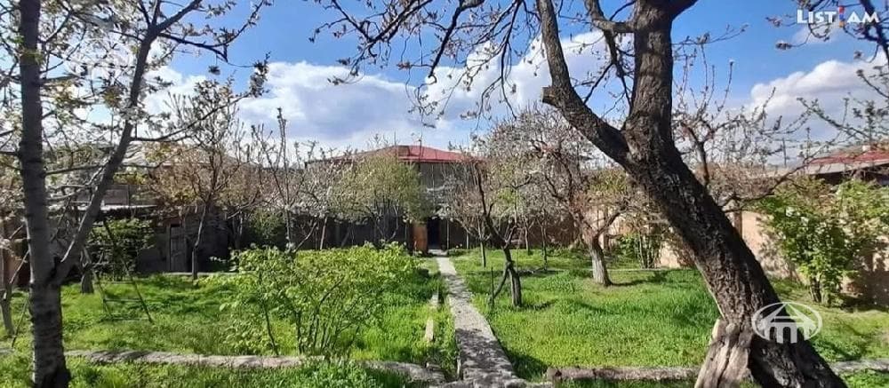Քոթեջ · 366 մ² · Աշտարակ