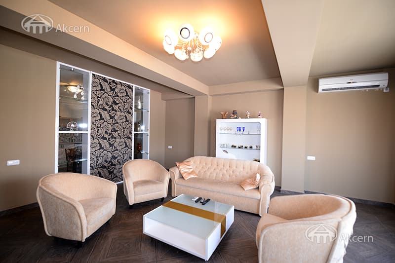 Квартира · 3 комн. · 94 м² · Ереван