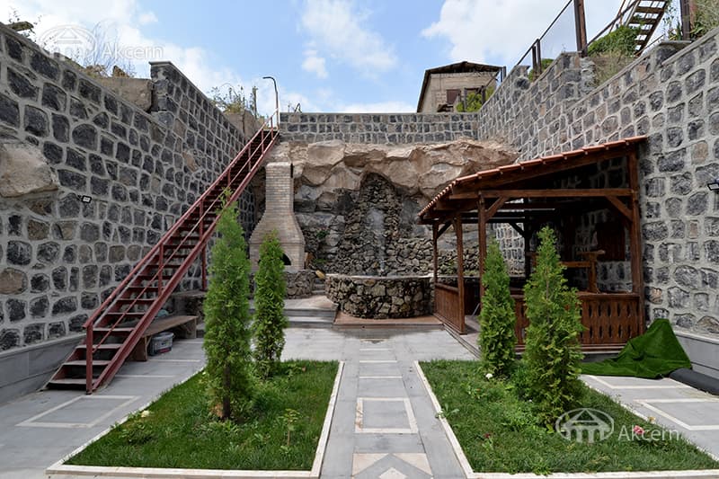Apartment · 4 rooms · 133 m² · Yerevan
