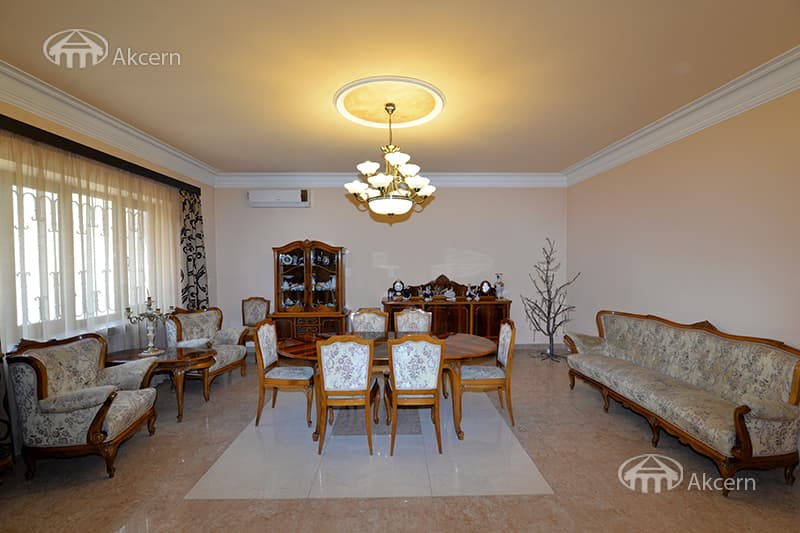 Особняк · 5 комн. · 282 м² · Ереван