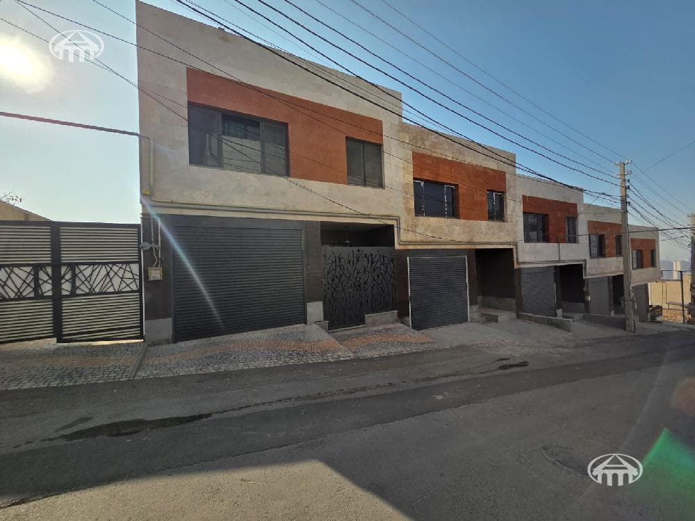 Townhouse · 177 m² · v. Arinj
