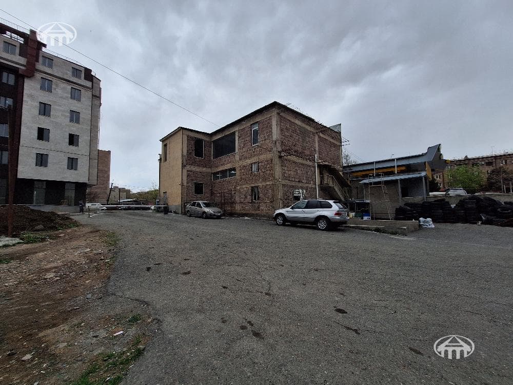 Խանութ · 932 մ² · Երևան