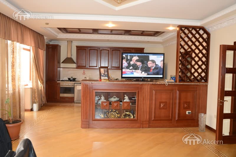 Квартира · 4 комн. · 146 м² · Ереван