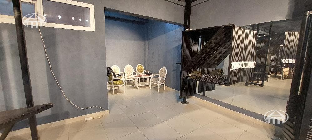 Retail · 215 m² · Yerevan