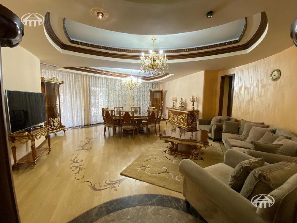 Квартира · 200 м² · Ереван