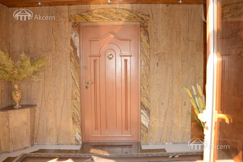Mansion · 9 rooms · 590 m² · Yerevan