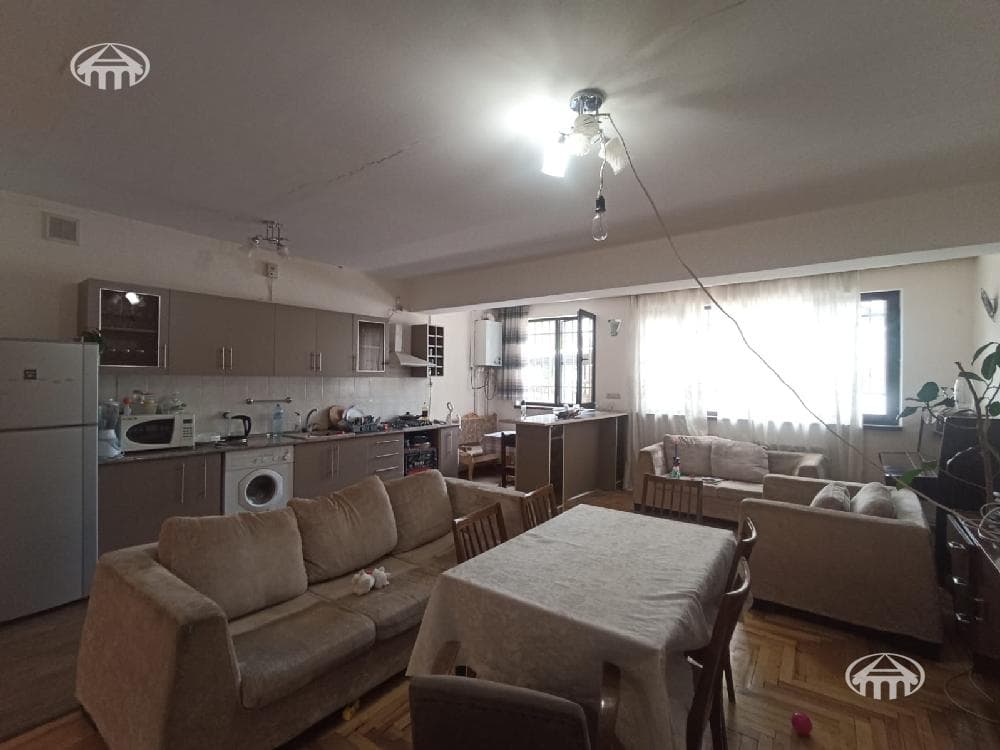 Квартира · 3 комн. · 80 м² · Ереван