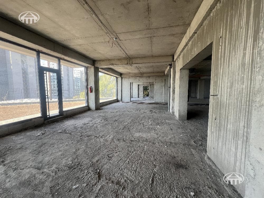 Retail · 240 m² · Yerevan