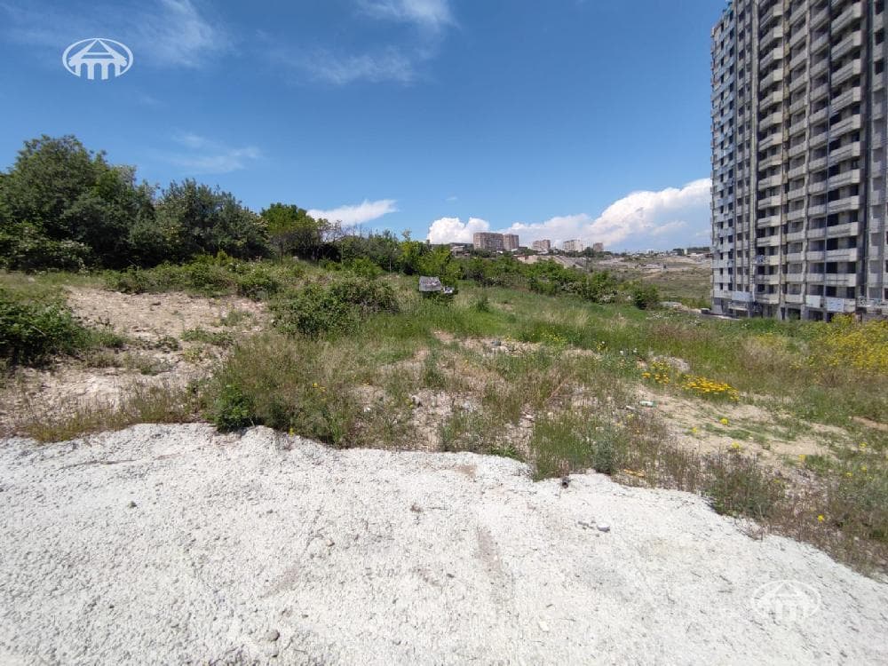 Land · 1,000 m² · Yerevan