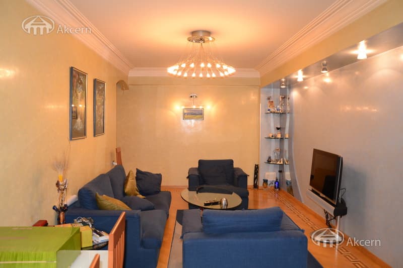 Квартира · 3 комн. · 90 м² · Ереван