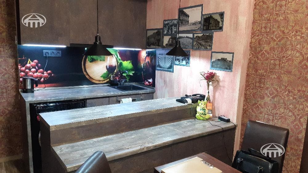 Hotel · 4 rooms · 79.3 m² · Yerevan