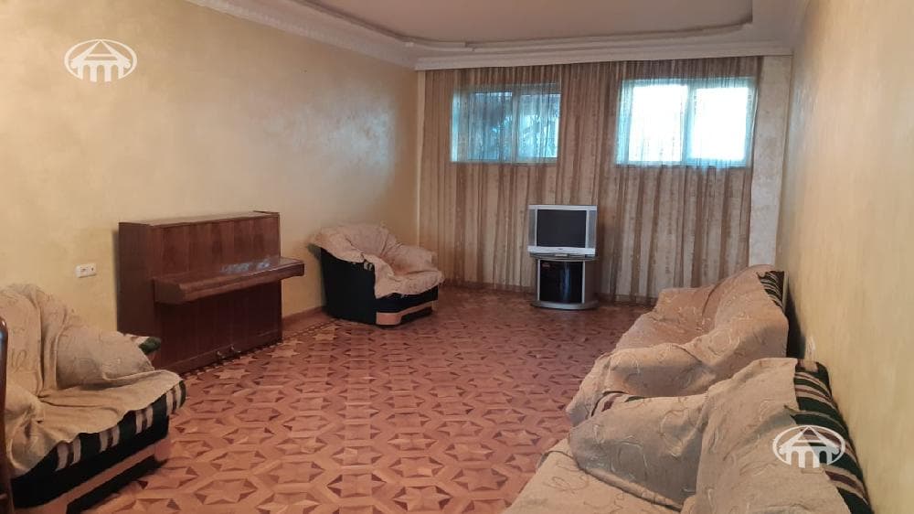 House · 301 m² · Yerevan