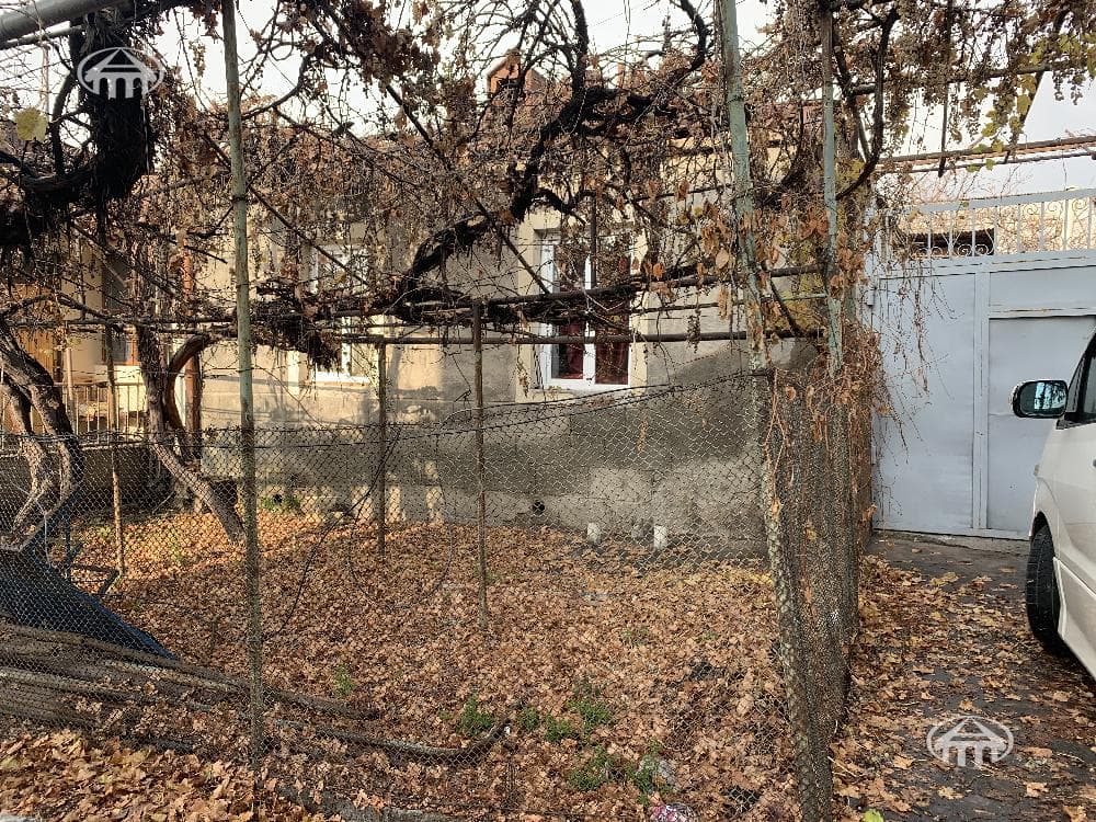 House · 180 m² · Yerevan