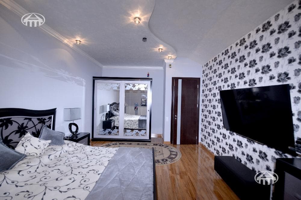 Квартира · 300 м² · Ереван