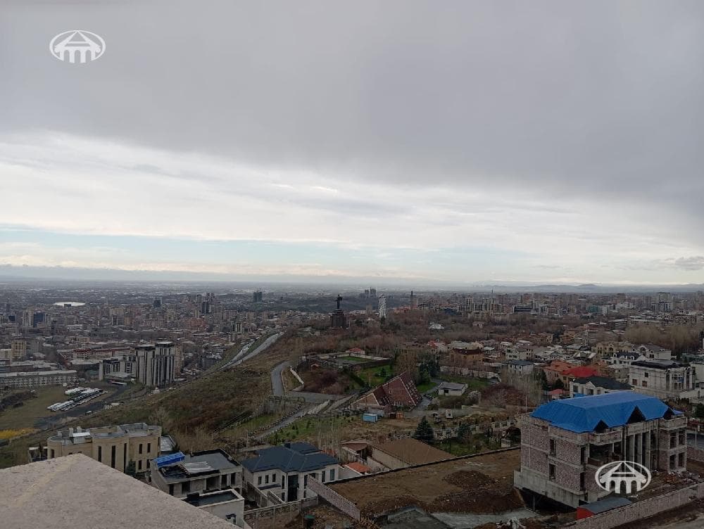 Բնակարան · 4 սեն. · 331 մ² · Երևան