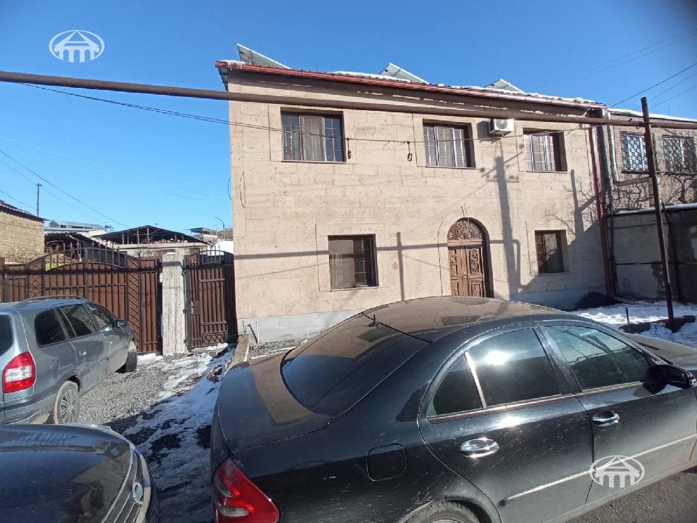 Քոթեջ · 425 մ² · Երևան