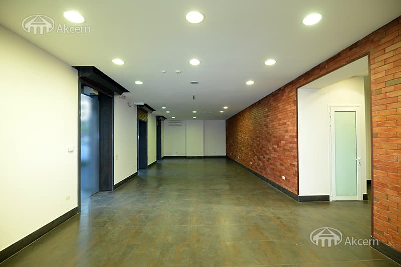 Retail · 161 m² · Yerevan