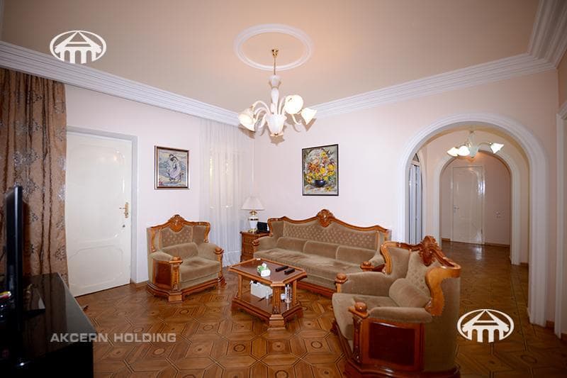 Mansion · 605 m² · Yerevan