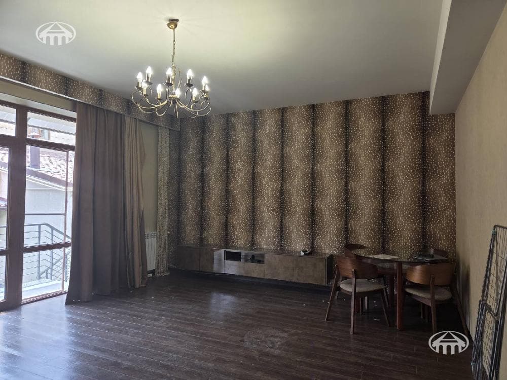 House · 4 rooms · 221 m² · Yerevan
