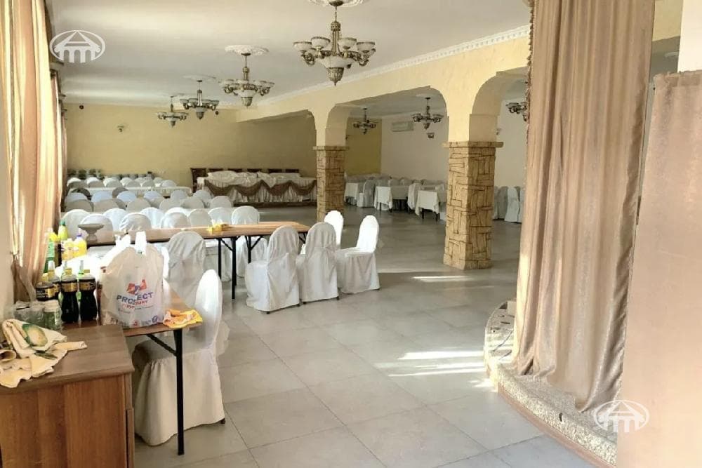 Ռեստորան · 240 մ² · Երևան