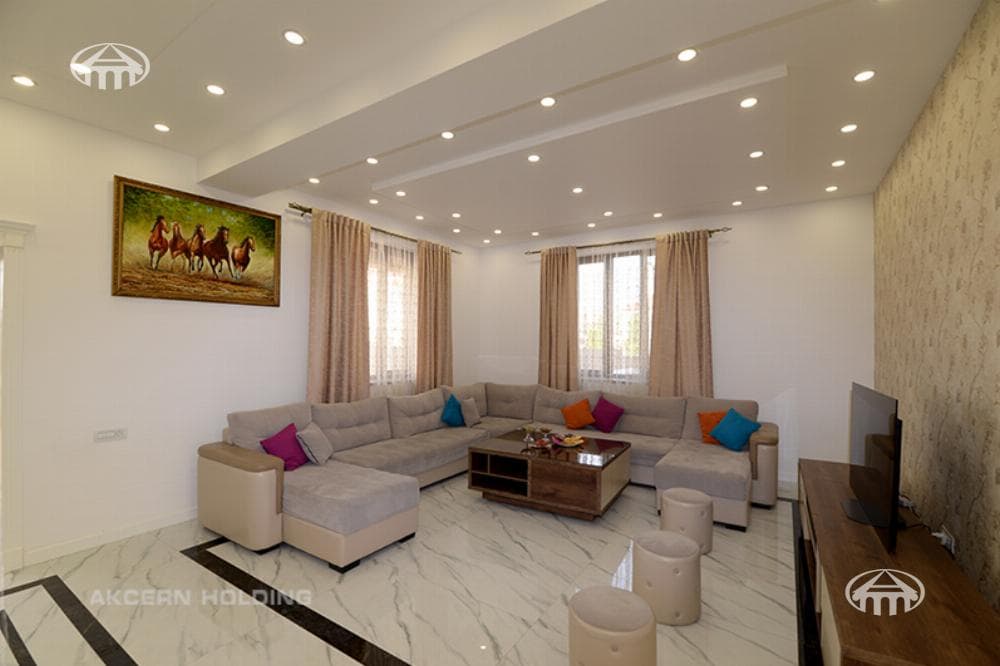 Mansion · 435 m² · v. Arinj