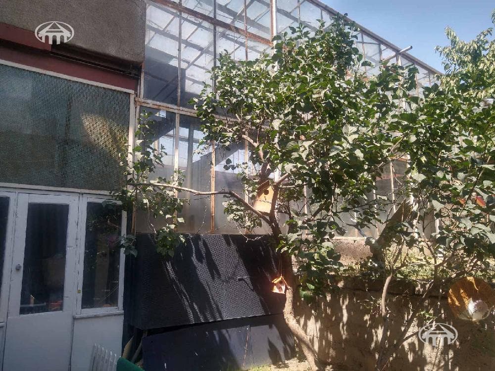 Առանձնատուն · 300 մ² · Երևան