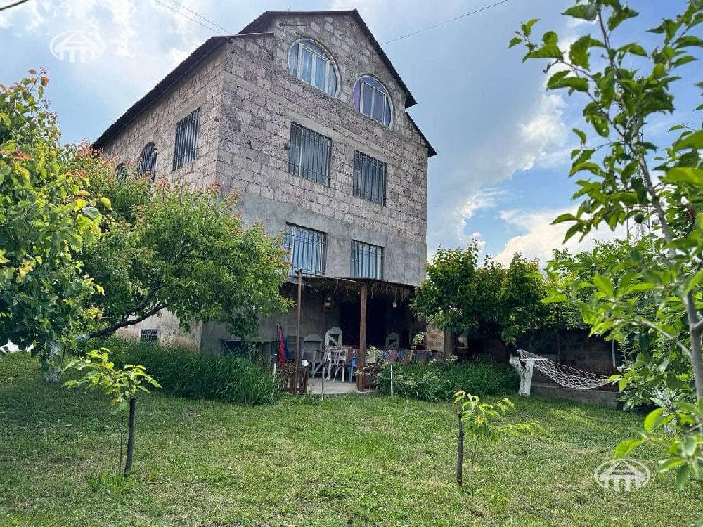 Հյուրանոց · 280 մ² · Օձուն