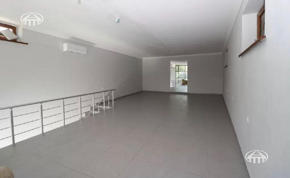 Retail · 183 m² · Ashtarak