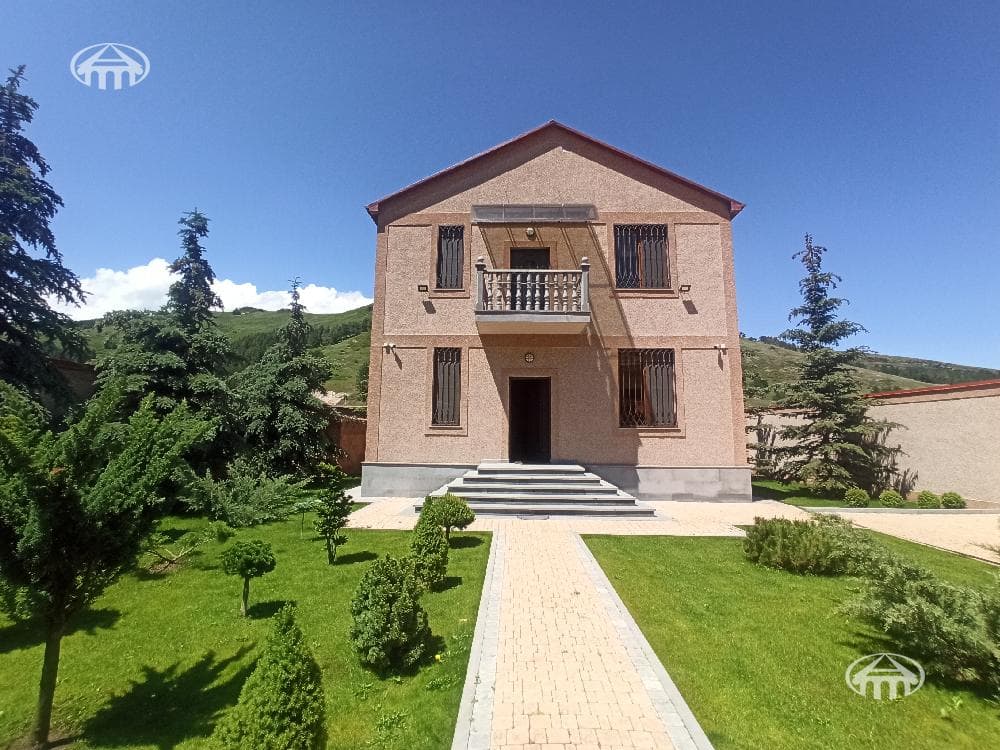 Քոթեջ · 128 մ² · Ծաղկաձոր