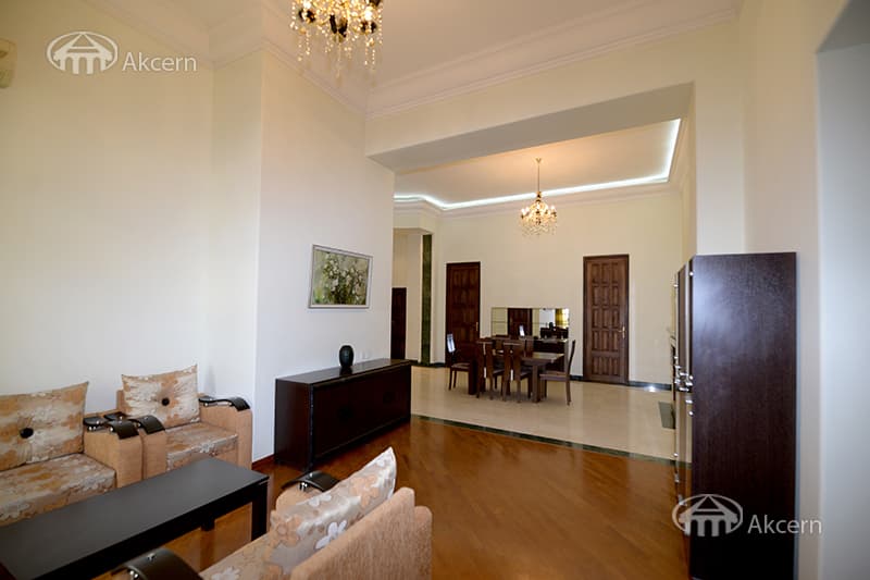 Квартира · 4 комн. · 161 м² · Ереван