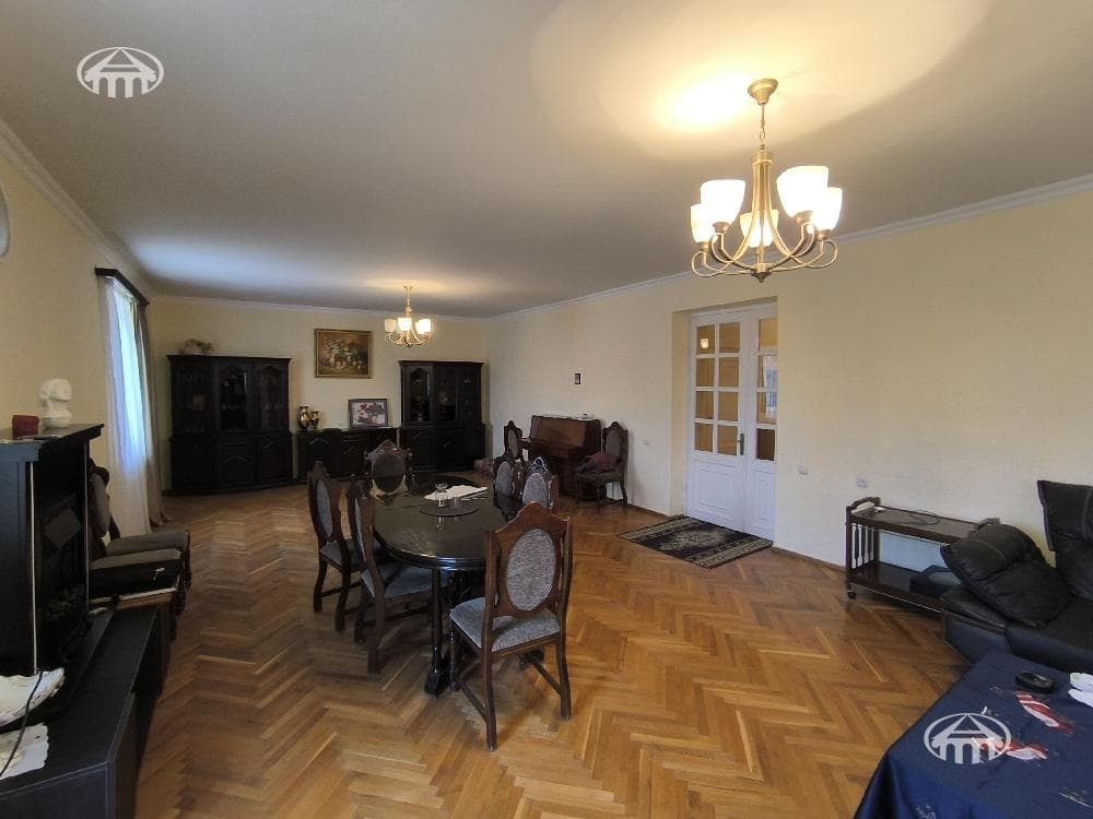 Mansion · 375 m² · Ptgni