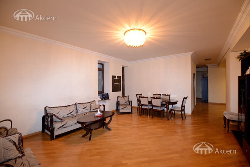 Квартира · 4 комн. · 135 м² · Ереван