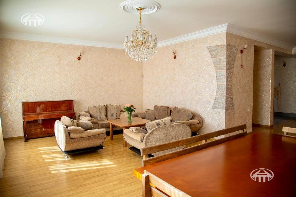 Mansion · 423 m² · Ptgni