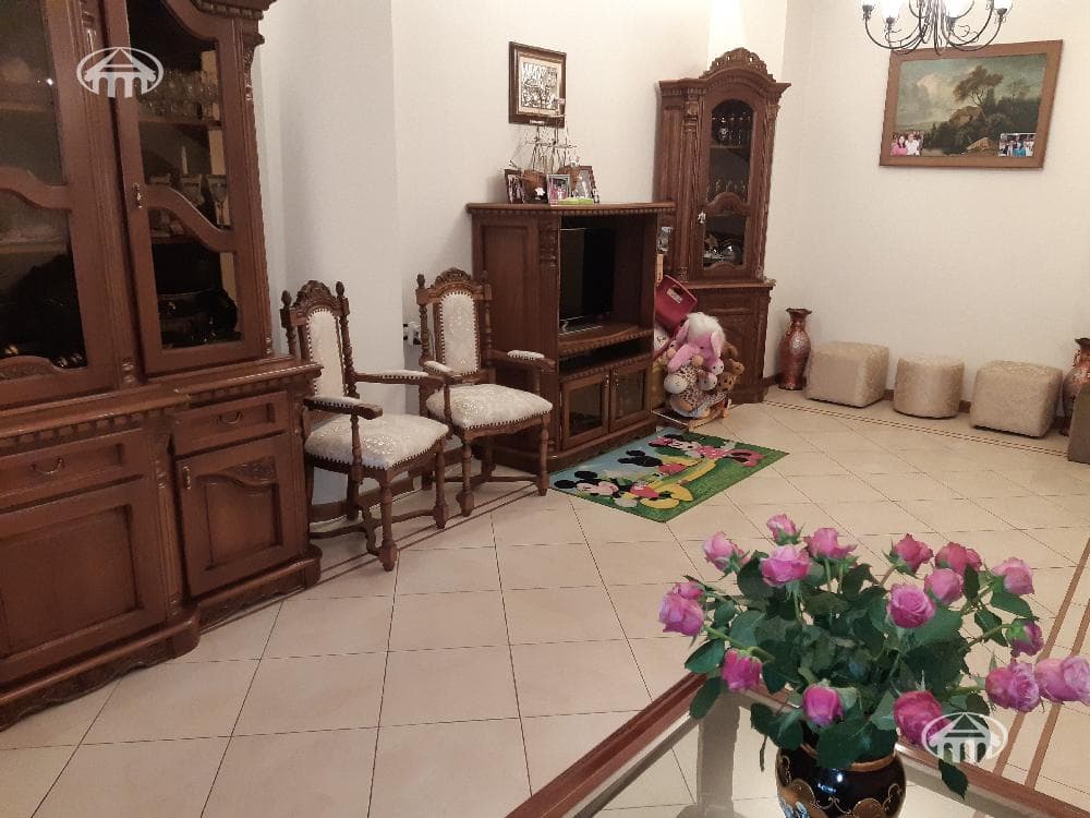 Дом · 5 комн. · 392 м² · Кентрон