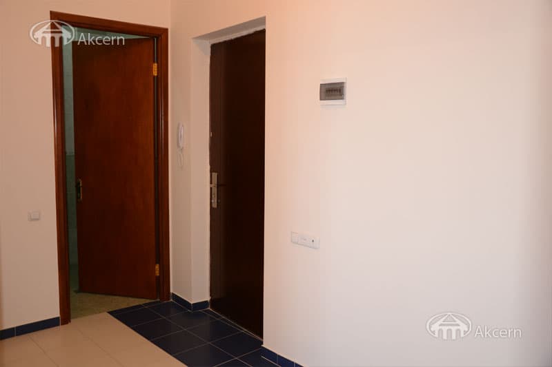 Apartment · 3 rooms · 93 m² · Kentron