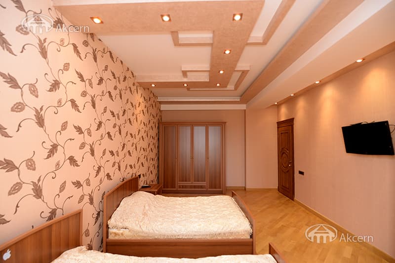Apartment · 4 rooms · 192 m² · Kentron