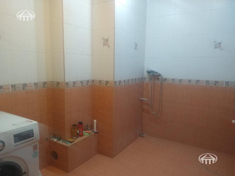 Apartment · 4 rooms · 179 m² · Kentron