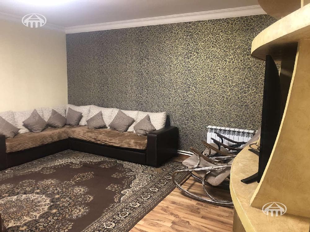 House · 6 rooms · 207 m² · Ajapnyak