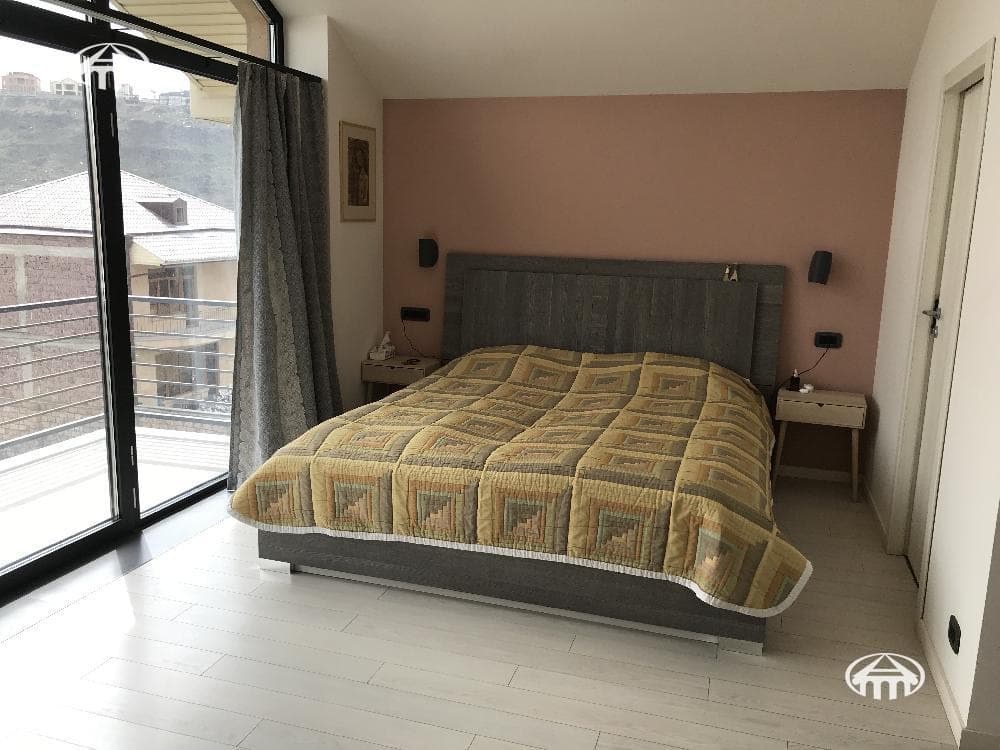 Mansion · 6 rooms · 355 m² · Davtashen