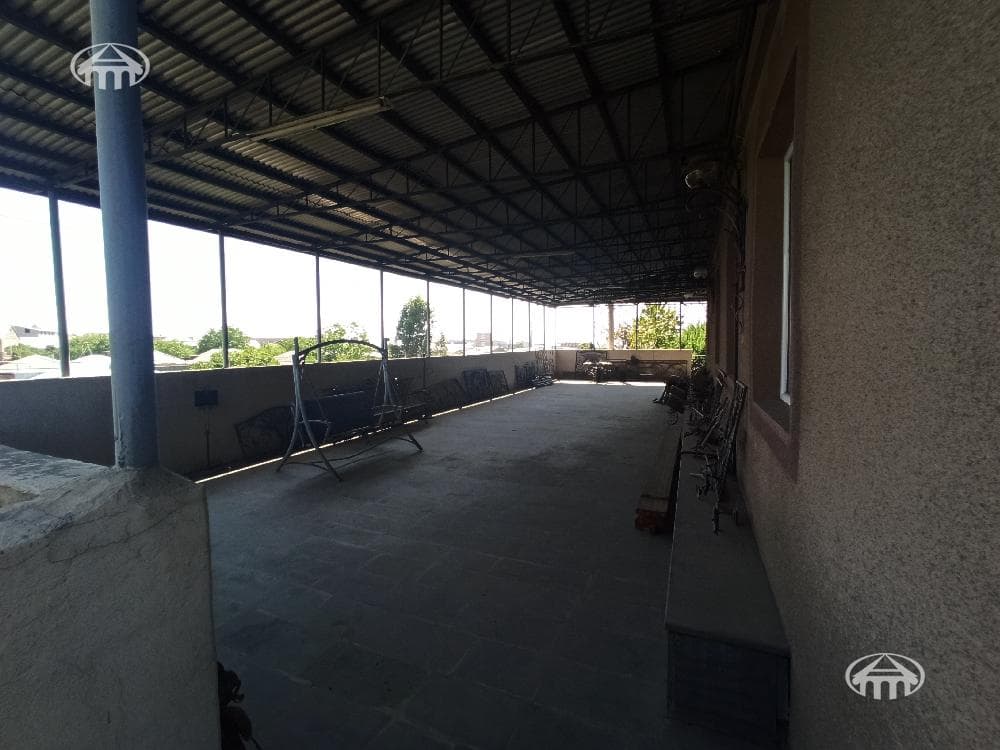 House · 8 rooms · 459 m² · Nor Nork